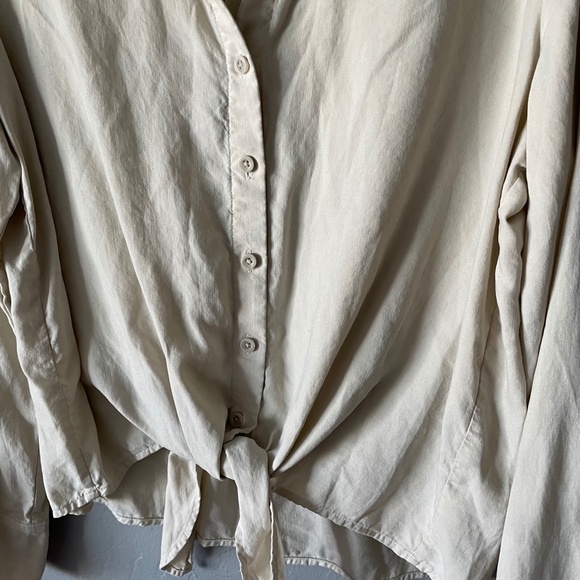 CLOTH & STONE Tan Tie Front Button Up Blouse size large - Picture 3 of 5